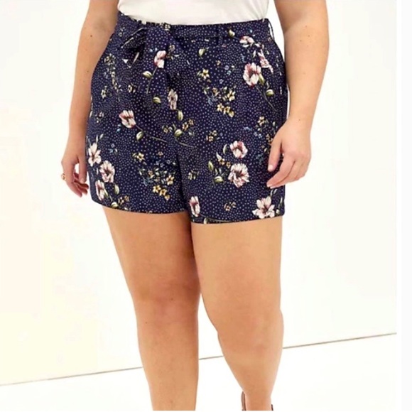 Torrid Floral 5” Pull-on Stretch Crepe Short - Picture 1 of 11